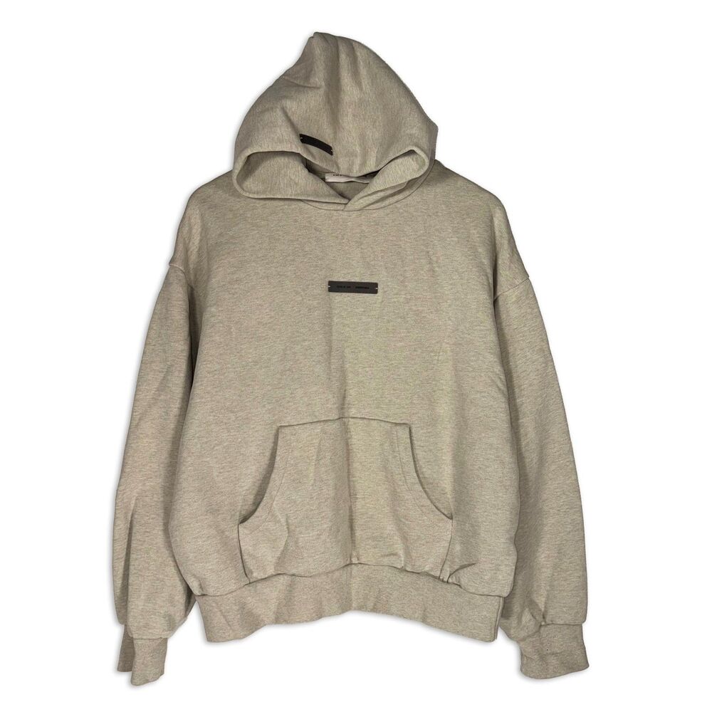 Fear of God Essentials Pullover Hoodie Oatmeal Gray Metallic Logo Mens Medium M